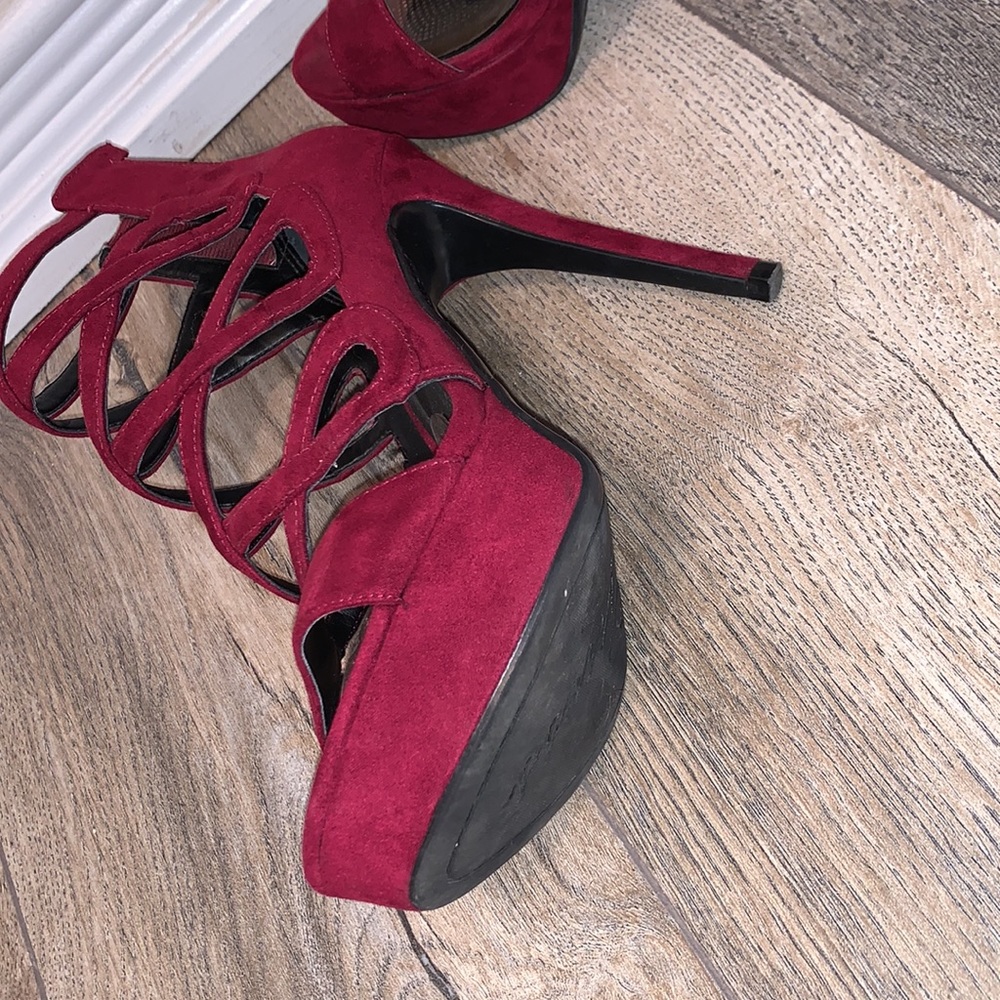 Heels - Picture 5 of 5